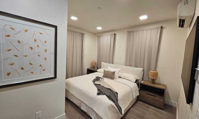 Los Alamos Apartment | 3-bedroom apartment in charming Los Alamos with WiFi, AC.