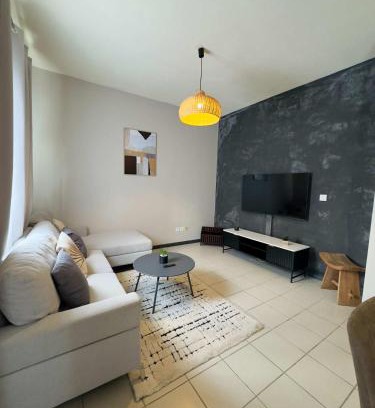 Wolmar Apartment | 3 Bedroom Apt 1min Walk to Beach - AO11