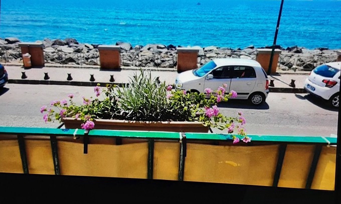 Bagnoli Bed & Breakfast | 3 bedroom bed & breakfast in naples