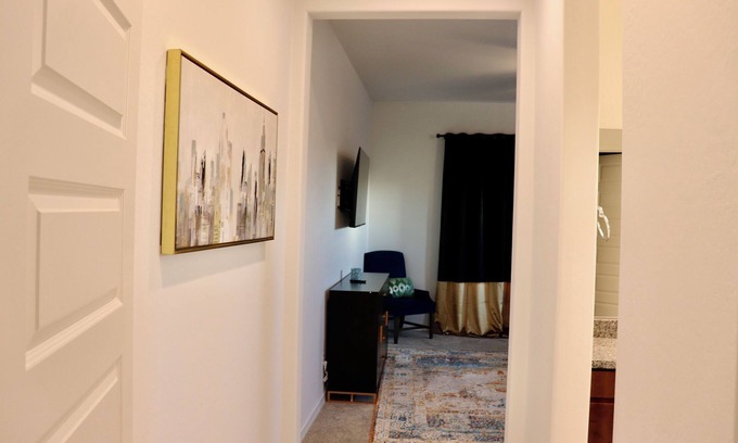 Surprise House | 3-bedroom building in phenomenal Surprise with WiFi, AC