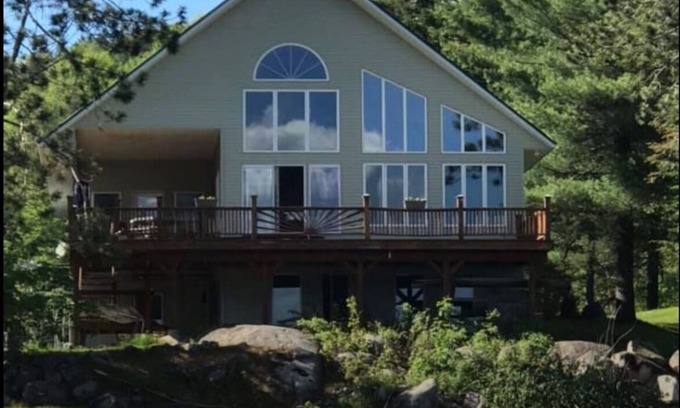 Inlet Ski Chalet | 3-bedroom Chalet at Eagle Bay Village with a Loft Sleeps 12