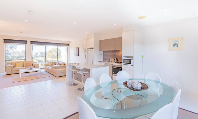 Torquay Apartment | 3 Bedroom Condo - Pool and Tennis Court Access - Torquay