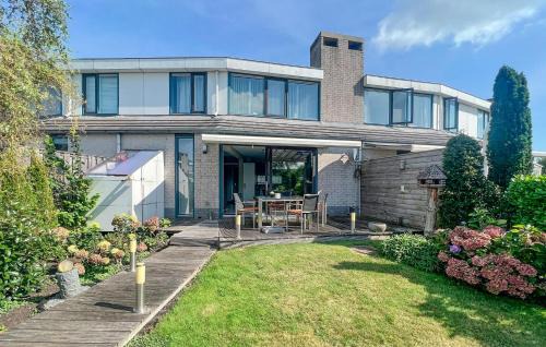Lemmer House | 3 Bedroom Cozy Home In Lemmer