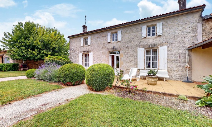 Ligne House | 3 bedroom cozy home in Ligné