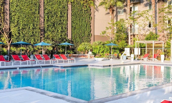 Anaheim Resort Resort | 3 bedroom Dolphin Cove located just down the road from Disney!