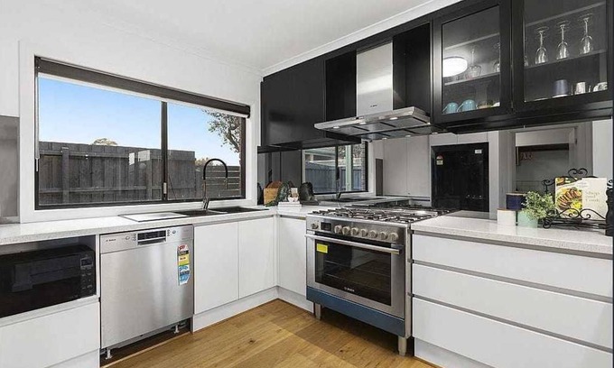 Cheltenham House | 3 Bedroom Home in Cheltenham
