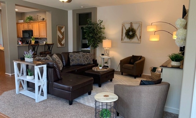 Litchfield Manor House | 3 Bedroom Home with Pool, close to MLB Spring Training