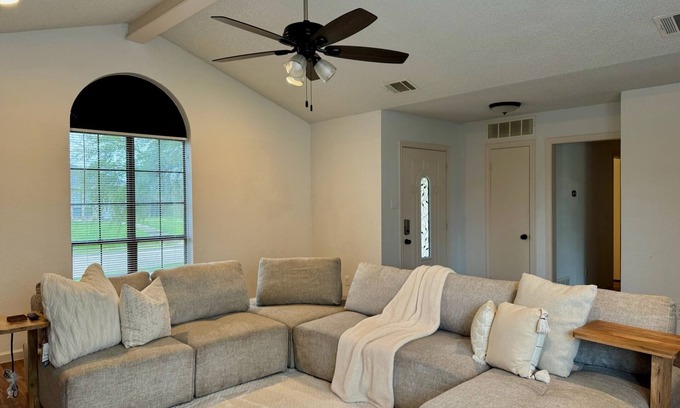 Wylie House | 3-bedroom house in fabulous Wylie with WiFi, AC