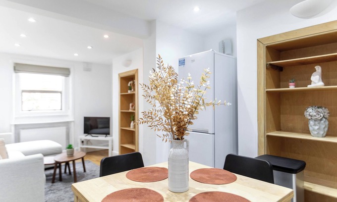 Campden House | 3 Bedroom House in Notting Hill