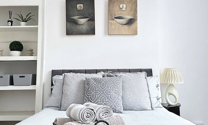 Anfield House | 3 Bedroom House Sleeps 6 with Garden