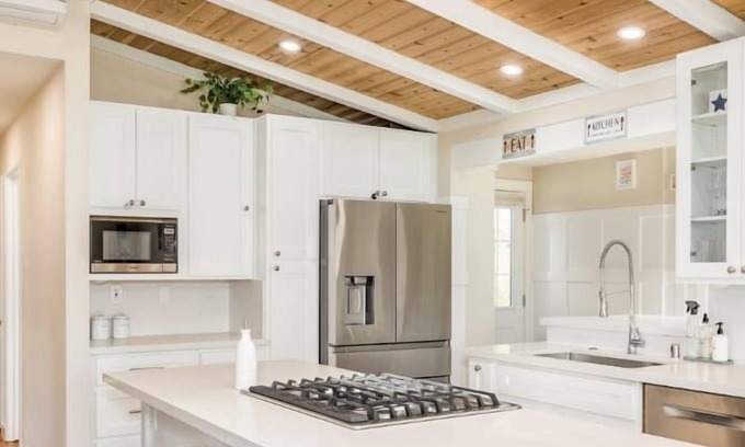 La Selva Beach House | 3 Bedroom House - 3 min from beach!