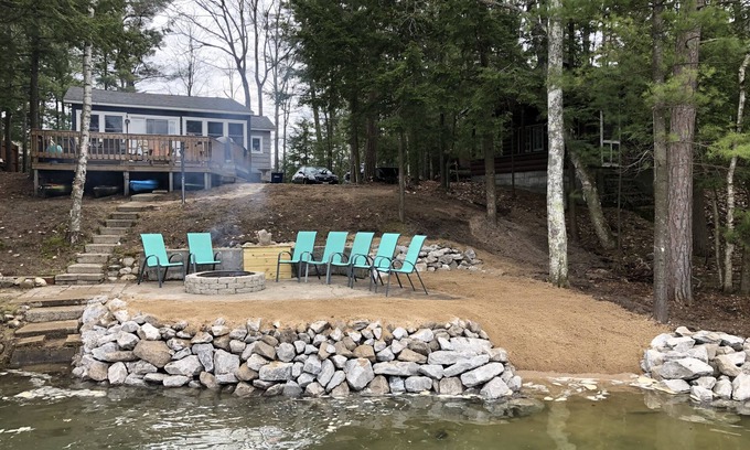 Mayfield Cottage | 3 Bedroom Lakefront Cottage