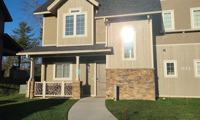 Cashiers Villa | 3 Bedroom Luxury Townhome in Cashiers