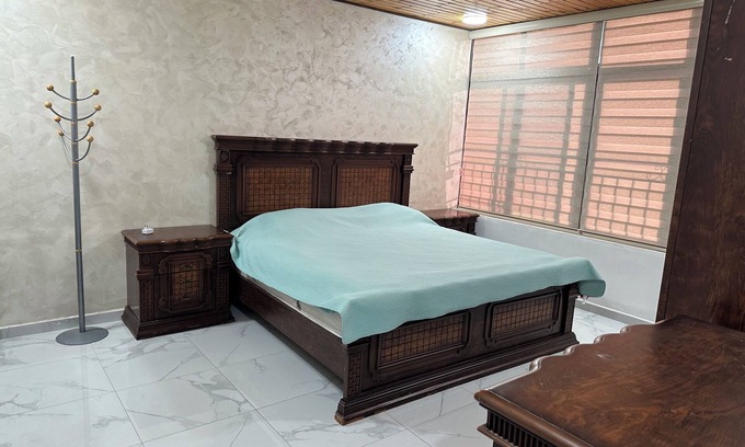 Al Jubeiha Apartment | 3-bedroom rooftop air conditioned apartment in Amman, Jubaiha, Jordan highway