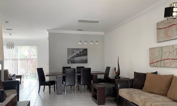 Doral House | 3 Bedroom Townhome 439874 by Houzlet