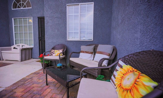 Sunrise Manor House | 3-bedroom vacation home just 8 minutes drive to Fremont Street