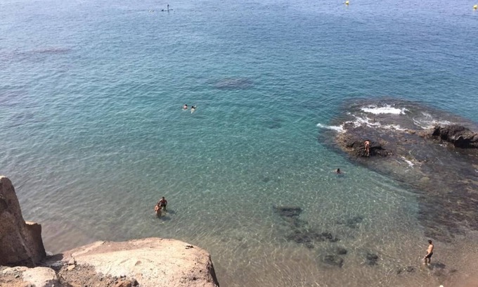 Sardina Ski Chalet | 3 bedroom villa on the beach - Long term rental @carolahouse