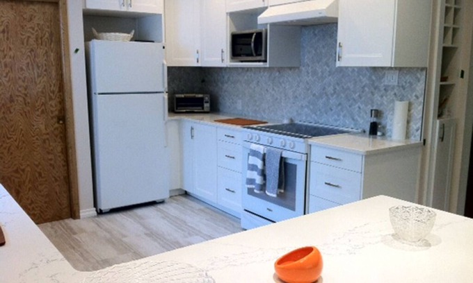 Winnipeg House | 3 bedroom Westwood gem for your family stay