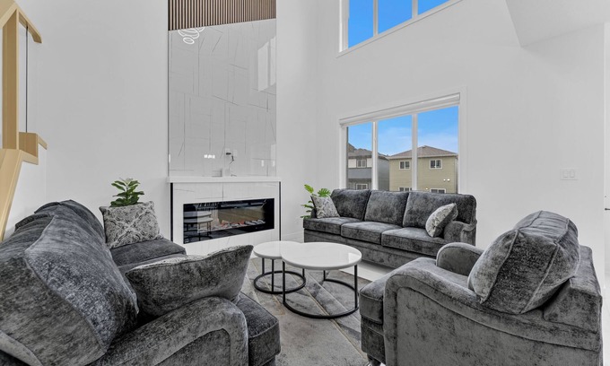 Leduc House | 3 Bedrooms and 2 full washrooms Luxury Home close to all Amenity