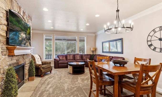 Huntsville Condo | 3 Bedrooms Mountain Condo with Hot Tub with a Large patio deck