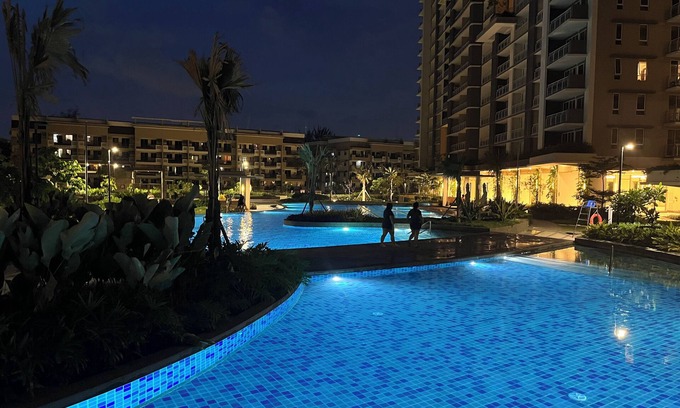 Pandacan Condo | 3-BR , 2 Bath condo with AC, WiFi+Free Parking+Netflix- 8 persons