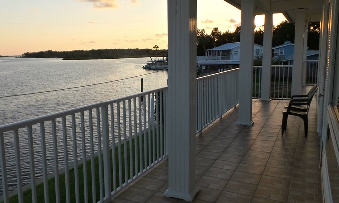 Old Homosassa House | 3 br 2 bath waterfront with dock, trailer parking and RV parking no hookups.