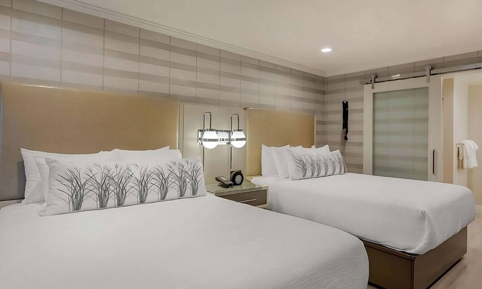 Southeast Torrance Hotel | 3 Contemporary Rooms, 3 Spacious Bathrooms, Relaxing Patio, Free Parking