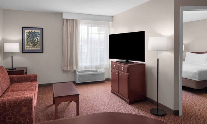 East Lake Hills Hotel | 3 Convenient 1BR Suites w/Kitchen Near Bellevue Arts Museum – Just Minutes Away