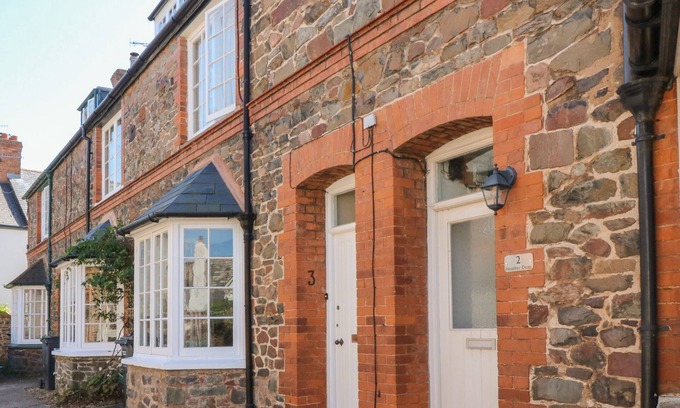 Porlock Cottage | 3 LOWERBOURNE TERRACE, pet friendly, with a garden in Porlock