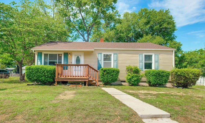 Hopewell House | 3 Mi to Historic Dtwn: Hopewell Home w/Yard