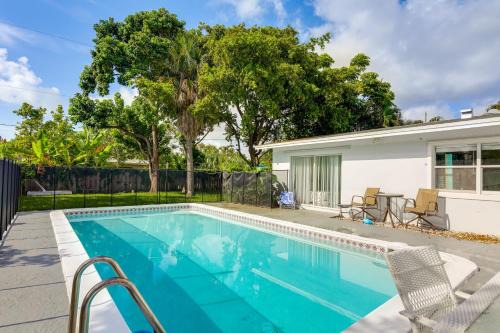 Lake Park House | 3 Mi to Riviera Beach! Group-Friendly Home with Yard
