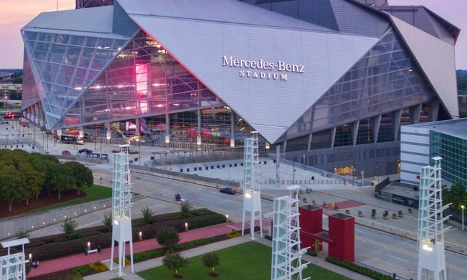 Atlanta House | 3 miles to DT Atlanta a short drive to Braves Stadium