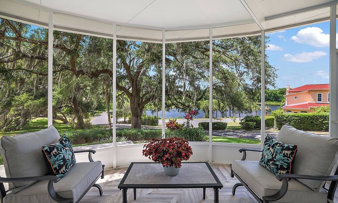 Mount Dora House | 3 min drive to DT Mount Dora!