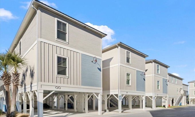 Gulf Shores House | 3-min walk to beach | Pool | Bikes | BBQ | Games