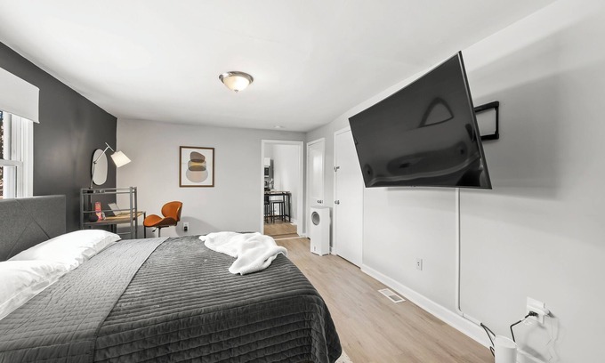 Winston - Salem Apartment | 3 mins from Downtown - PS5, King Bed & EV Charger