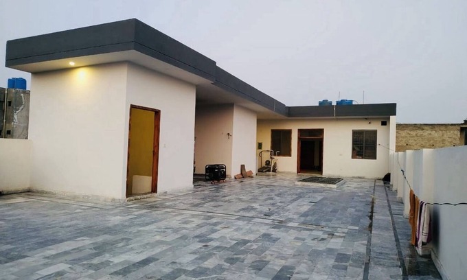 Lahore Hotel | 3 mins walk Orange line Metro Train and Get discover lahore in few mins drive.