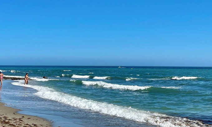 El Faro Apartment | 3/New (2024) 2-bed 2-bath Apartment. Community pool & local beach (3-min drive)