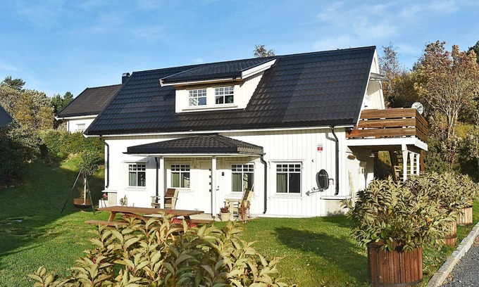 Oksvoll Apartment | 3 person holiday home in Oksvoll