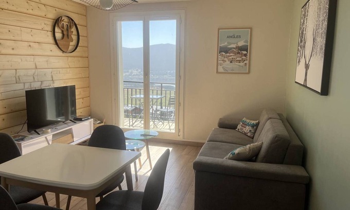Les Angles Apartment | 3-room apartment with balcony, WiFi, parking, near station, Les Angles