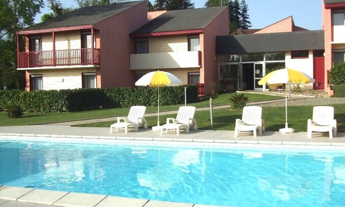 Salies-de-Bearn Apartment | 3-star family residence T2 air-conditioned floor with heated swimming pool