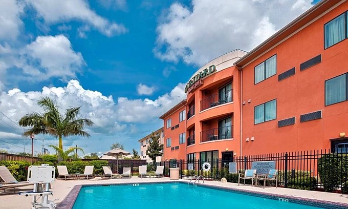 South Side Hotel | 3-Star Hotel ∙ Courtyard by Marriott Corpus Christi