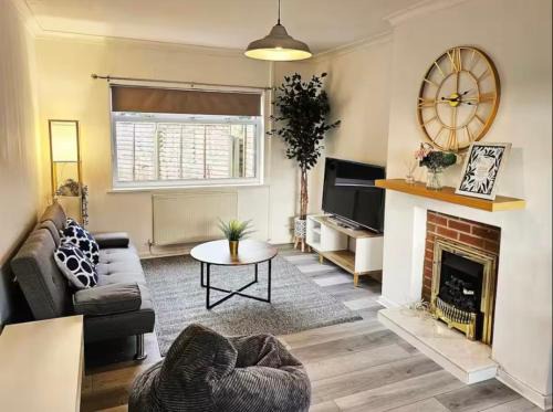 Little Hulton Apartment | 3 Stars Grètopp house