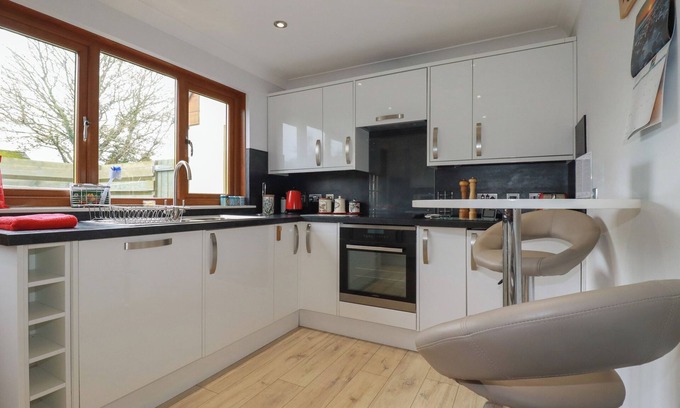 St. Just in Roseland Cottage | 3 The Bowling Green