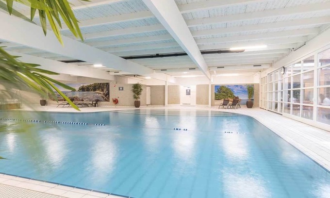 Callantsoog Hotel | 3 Units | Group Friendly Callanstoog Stay, Beach Adventures, Golf & Pool Access