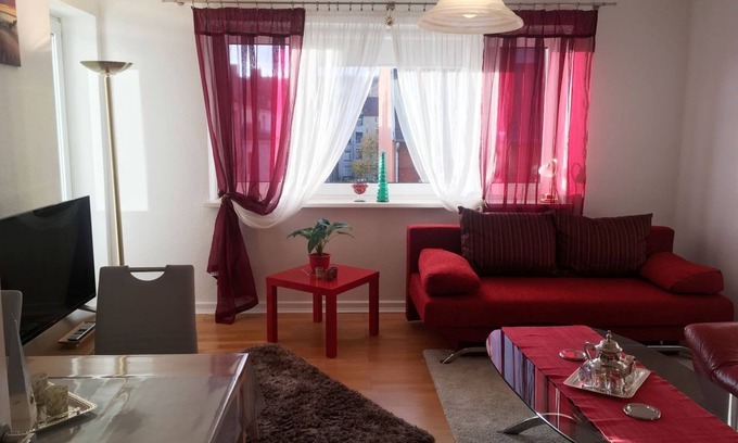 Russee - Hammer Apartment | 3-zimmer-apartment mit Parkplatz in City-nähe !