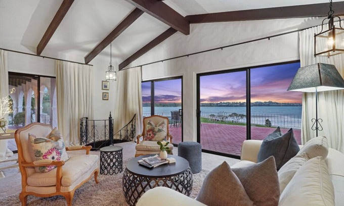 Sunnyhills House | 30 Bramley Drive, Farm Cove, Auckland 2012