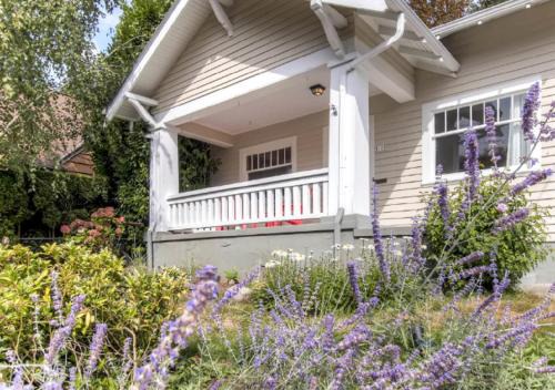 Portland House | 30 Day+ Craftsman; Stroll 2 Food & Downtown!