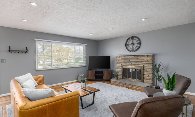 Knolls Thomas House | 30 Day Minimum Rental - 3BR House - Close to OSU - Walk to Riverside Hospital