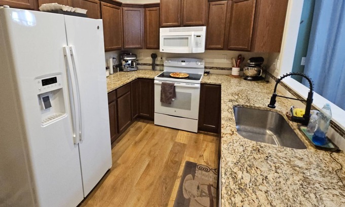 Larkspur House | 30+ day rental for long term pricing on Bends Eastside!