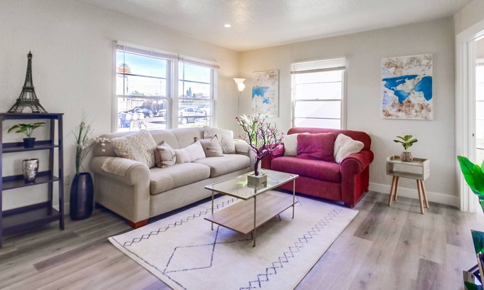 Otay House | 30 days minimum - Lovely 3-Bedroom Home w Spacious Yard & Free 3-car Parking